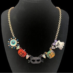 BETSEY JOHNSON Halloween Revival Glow in the Dark Creepy Charms Necklace NEW NWT
